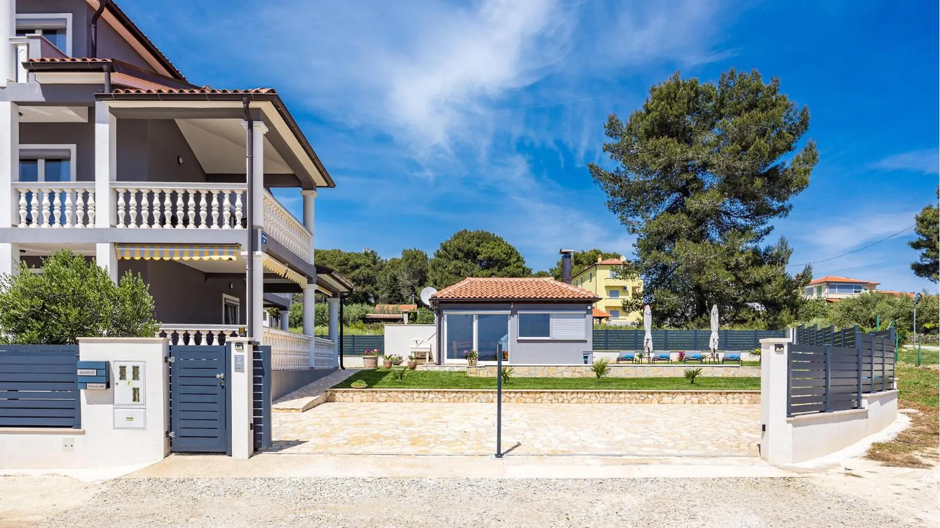 1 Bedroom Stunning Apartment In Medulin